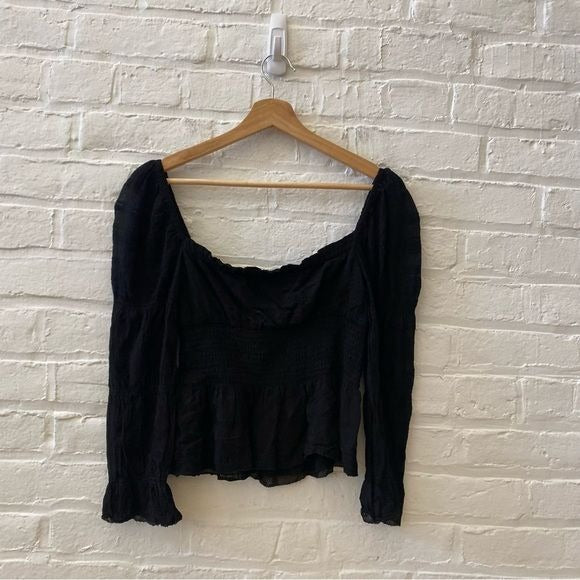 Aritzia || Wilfred Fable Blouse Smocked Peasant Long Sleeve Black Small