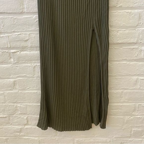 Aritzia || Wilfred Zeta Ribbed Midi Skirt with Slit Olive Green XS