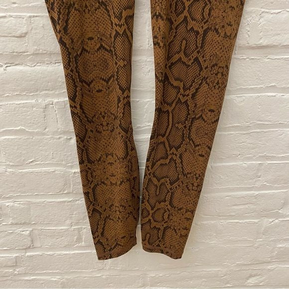 Varley || Luna Legging s in Burnt Snake High Rise 7/8 Brown Medium