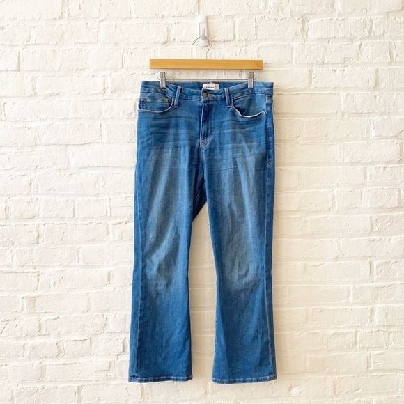 Frame || Le Crop Mini Boot Jeans in Cromwell Wash Blue 31