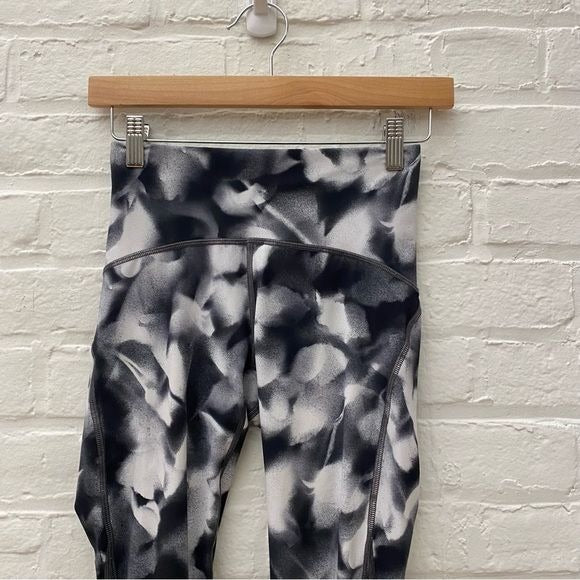 Lululemon || Lululemon Train Times 7/8 Pant 25" Blush Blossom Black White 4