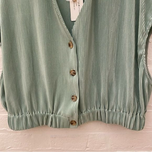 Molly Bracken || Crinkle Pleated Silky Collared Boxy Top Mint Green Medium NWT