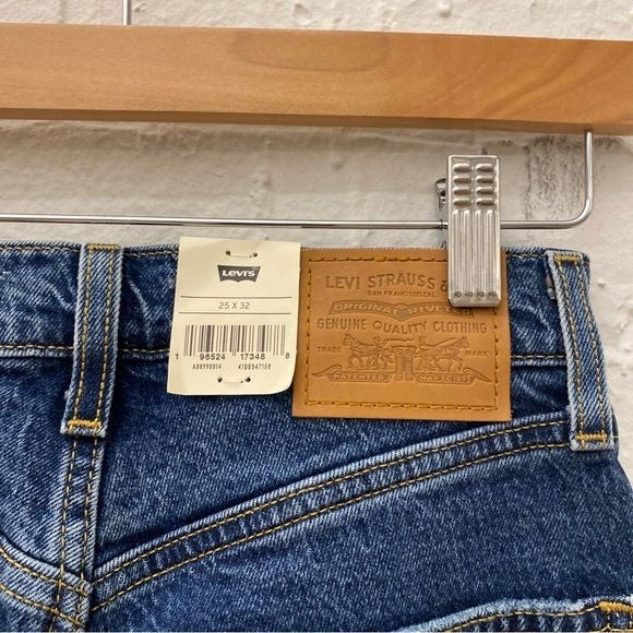 Levi’s || Premium 70’s High Flare Jeans Distressed Blue 25 x 32 NWT