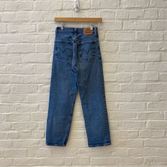 Levi’s || Ribcage Straight Ankle Jeans Medium Wash Blue 25