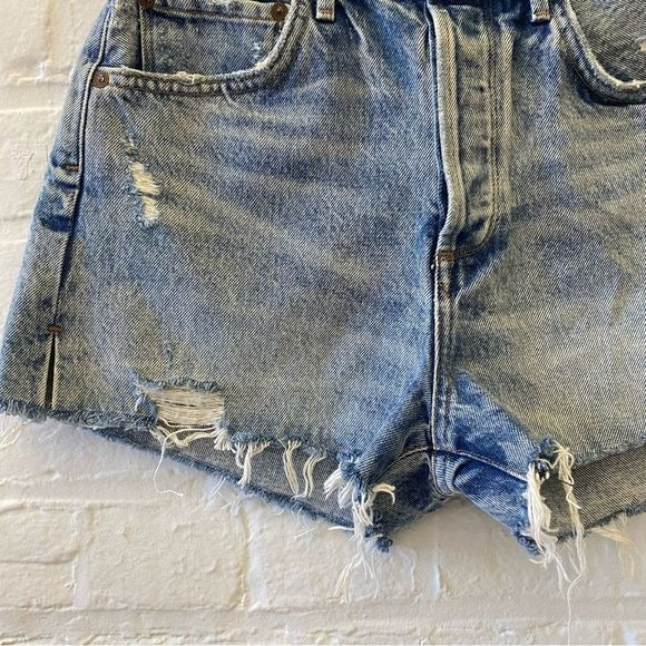 AGOLDE || Jaden Short in Surreal Wash Distressed Blue 26