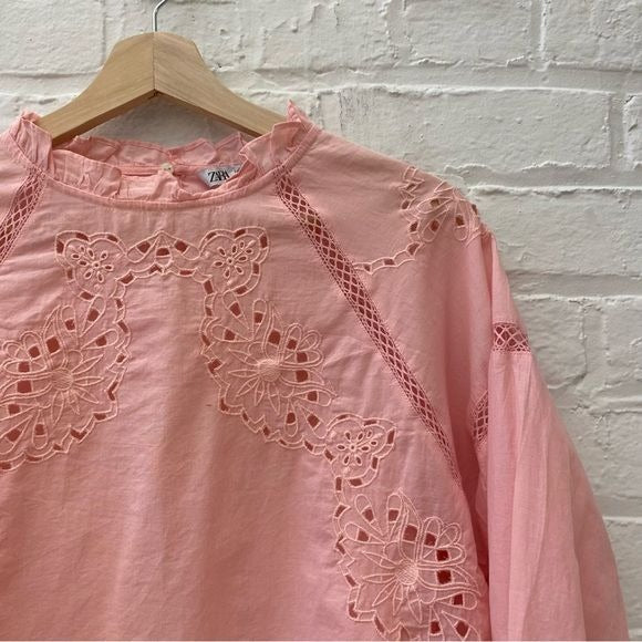 Zara || Embroidered Eyelet Blouse in Chalk Pink Puff Sleeve Medium