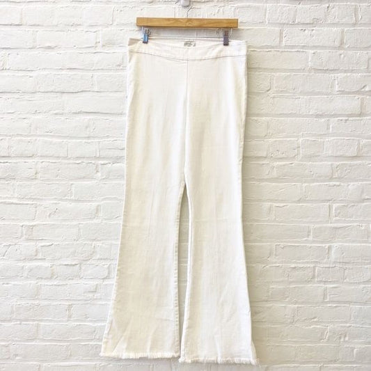 Avenue Montaigne || Bellini Denim Flare Pull On Pant Raw Hem White 8