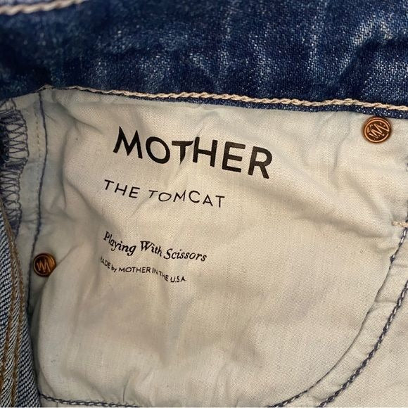 MOTHER Superior || The Tomcat Crop Jeans Playing With Scissors Distressed 26