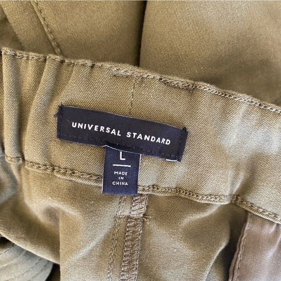 Universal Standard || Karlee Stretch Cotton Twill Cargo Pants in Ivy Green L