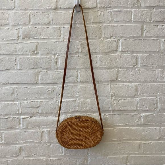 Unbranded || Woven Oval Crossbody Bag Handbag Purse Rattan Tan Brown