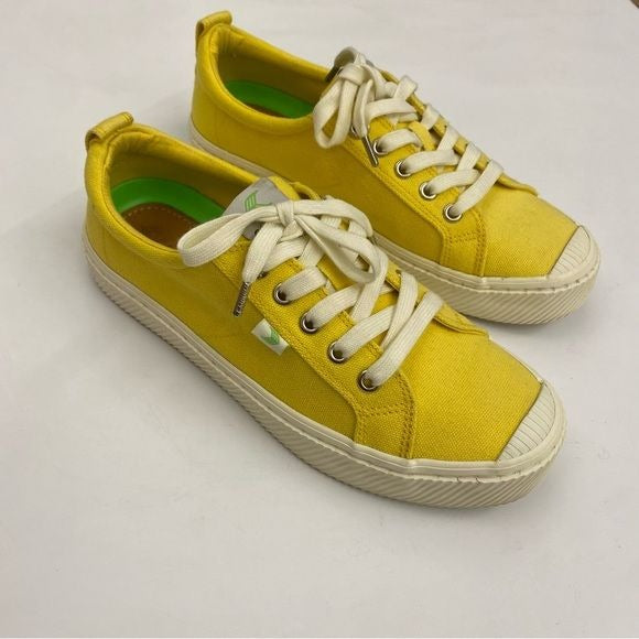 Cariuma || OCA Low Canvas Sneakers Yellow W 7.5 M 6