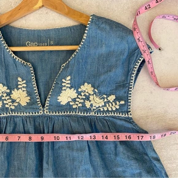 Gap || Embroidered Yoke Babydoll Top Chambray Blue Small