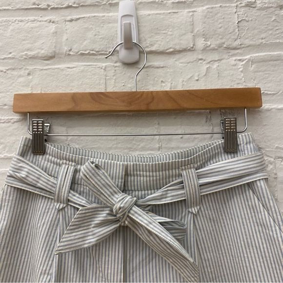 Sezane || Lucas Belted Paperbag Shorts in Seersucker Blue Ecru Ivory 36 US 4