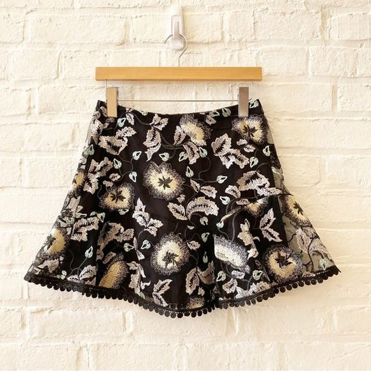 Karina Grimaldi || Samantha Lace Mini Skirt in Swept Away Floral Black Small NWT