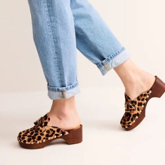 Boden || Iris Snaffle Heeled Clogs in Classic Leopard Horsebit Pony Hair Tan 37