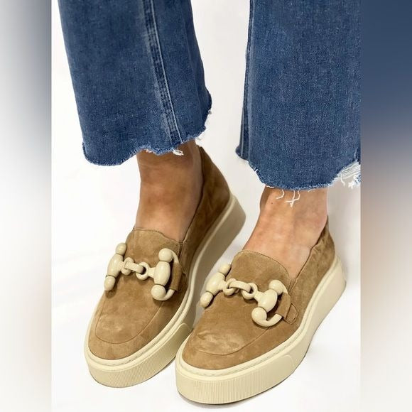 SOFTWAVES || Tais Platform Suede Slip-On Sneaker Cuoio Tan Beige Buckle Bit 39