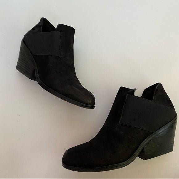 Eileen Fisher || Even Nubuck Ankle Booties Black 7