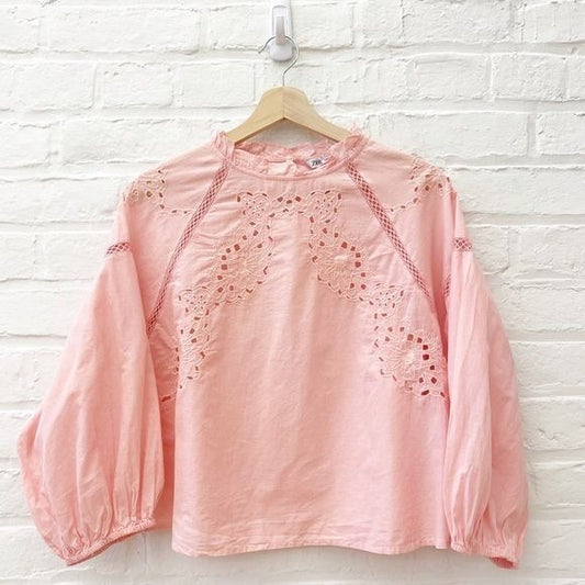 Zara || Embroidered Eyelet Blouse in Chalk Pink Puff Sleeve Medium