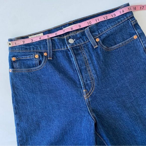 Levi's || Wedgie Straight Jeans in Below the Belt Medium Blue Wash Raw Hem 29