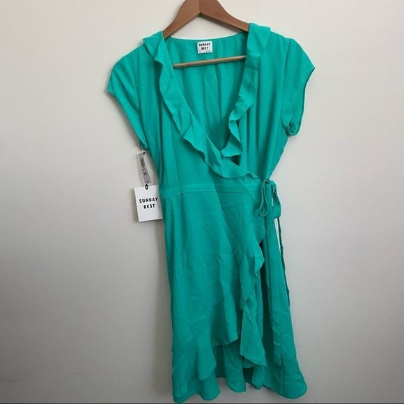 Aritzia || Sunday Best Savoy Wrap Dress Irish Moss Green 4 NWT