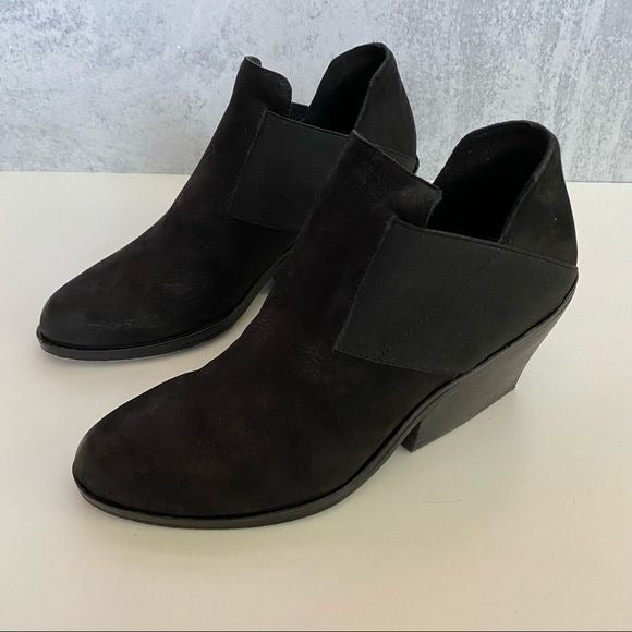 Eileen Fisher || Even Nubuck Ankle Booties Black 7