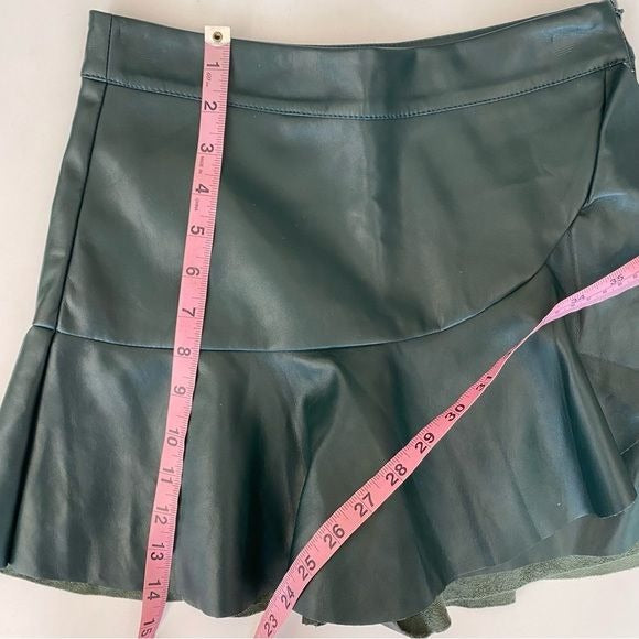 DO+BE || Faux Leather Mini Skort Hunter Green Small