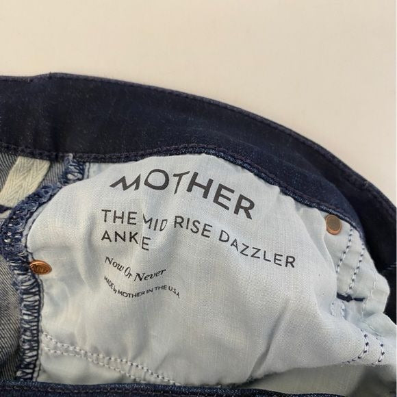 MOTHER || The Mid Rise Dazzler Ankle Jeans in Now Or Never Stretch Dark Blue 30