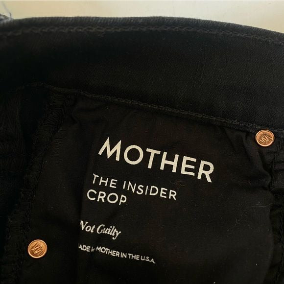 MOTHER || The Insider Crop Jeans in Not Guilty Black 24