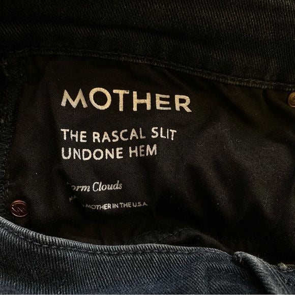 Mother || The Rascal Slit Undone Hem in Storm Cloud Dark Wash Straight Jeans 31