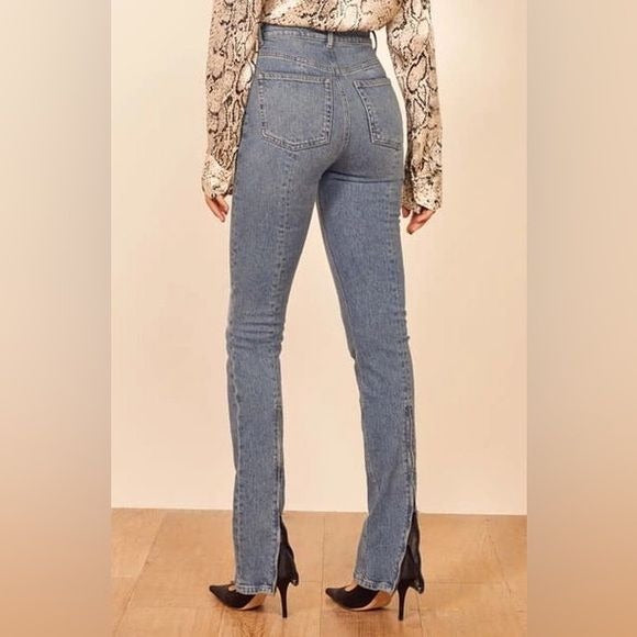 Reformation || Camilla High Rise Straight Leg Back Ankle Zip Jeans in Palermo 26