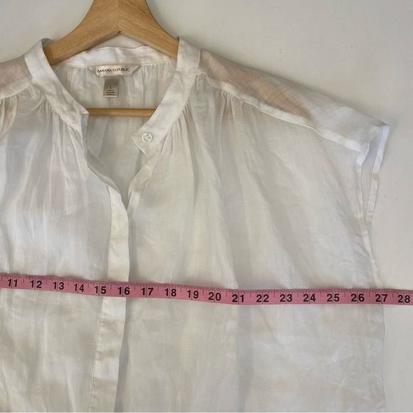 Banana Republic || Ramie Button Down Blouse White Large