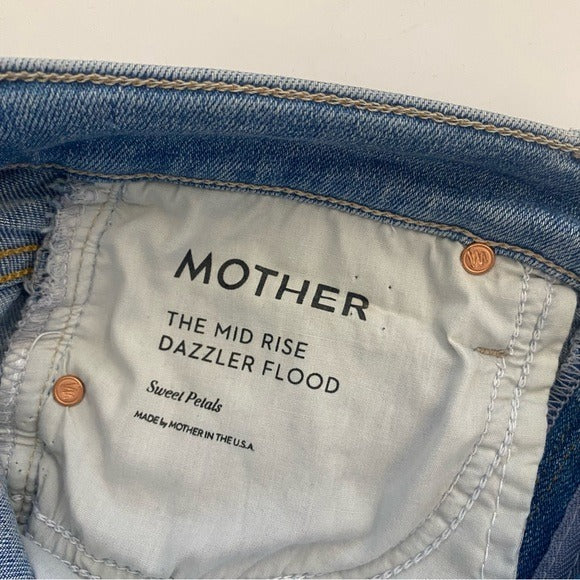 Mother || Mid Rise Dazzler Flood Jeans in Sweet Petals Light Wash 26