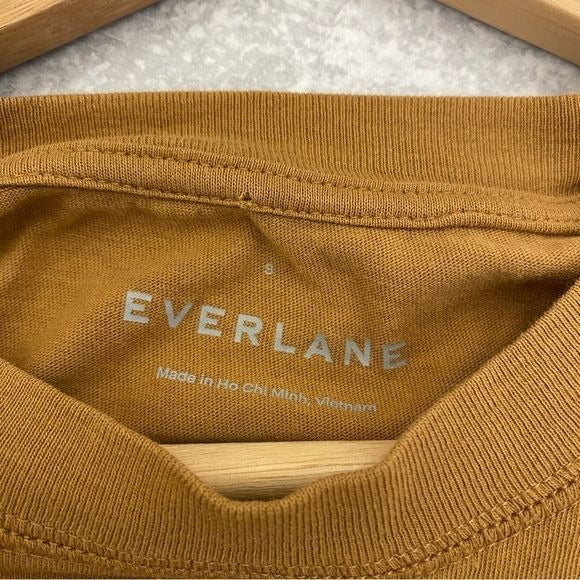 Everlane || Relaxed Tee Split Hem Tan Camel Small