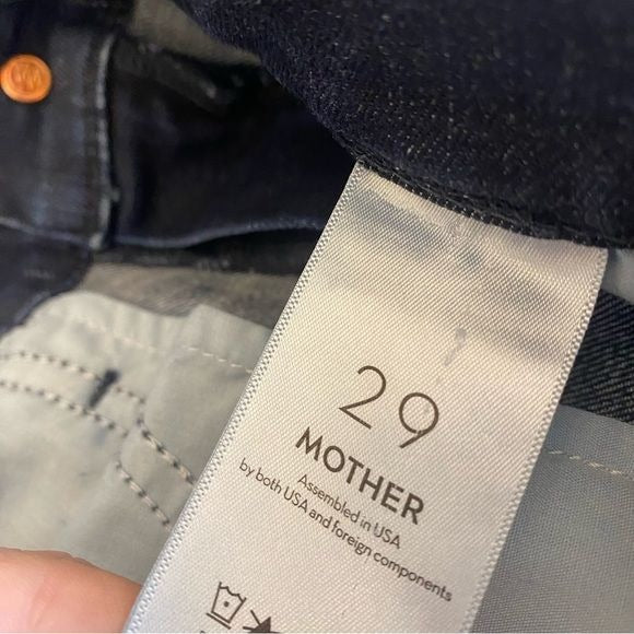 MOTHER || The Mid Rise Dazzler Ankle in Now Or Never Dark Wash Straight 29