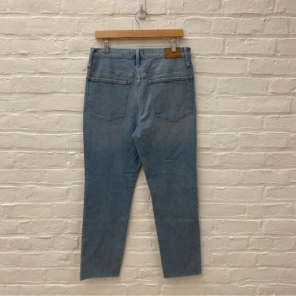 Madewell || The Perfect Vintage Jean Raw Hem in Ellicott Wash Medium Blue 30