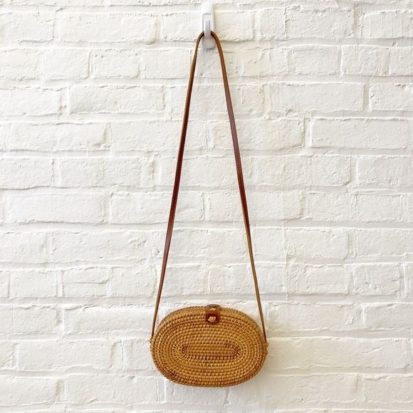 Unbranded || Woven Oval Crossbody Bag Handbag Purse Rattan Tan Brown