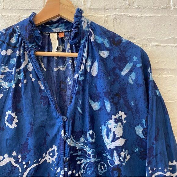 Anthropologie Pilcro Tavi Ruffle Blue Floral Blue Abstract Button Down Blouse