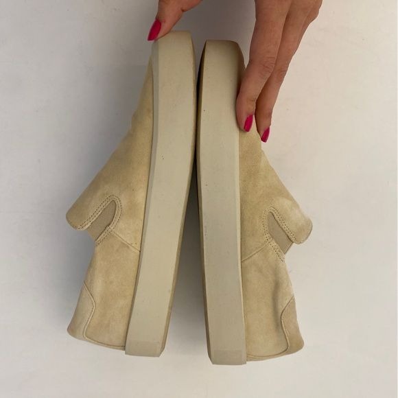 Vince. || Ginelle Slip On Sneakers in Moonlight Suede Cream Tan 37.5 7.5