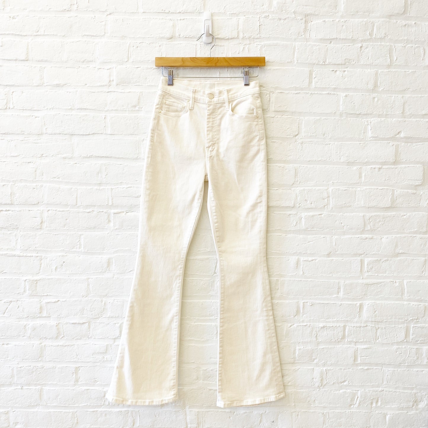 MOTHER || High Waisted Weekender Skimp Flare Jeans in Play Date Cream Ivory 25