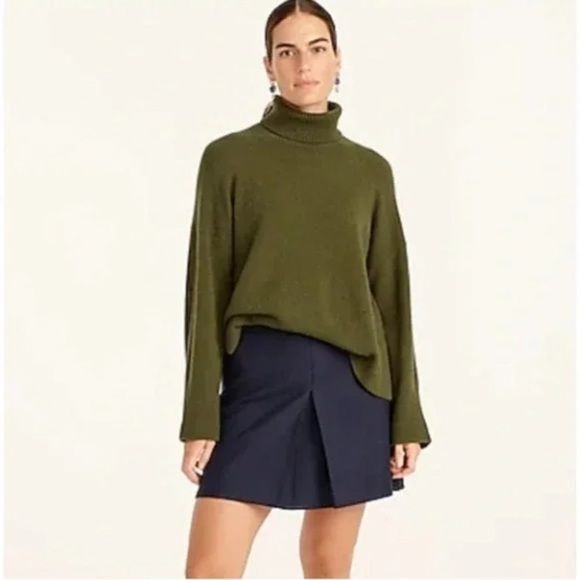 J. Crew || Turtleneck Sweater in Supersoft Yarn XS