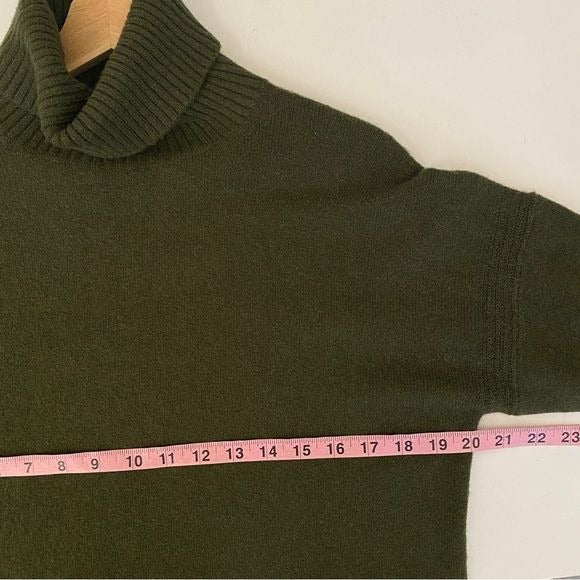 J. Crew || Turtleneck Sweater in Supersoft Yarn XS