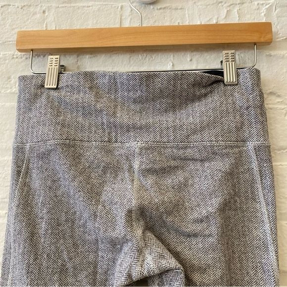 Lululemon || Run Turn Around Tight Herringbone Gray 6