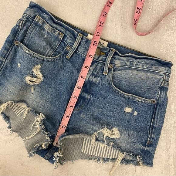 Frame || Le Stevie Distressed Denim Cutoff Shorts with Peeking Pockets Blue 24