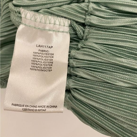 Molly Bracken || Crinkle Pleated Silky Collared Boxy Top Mint Green Medium NWT