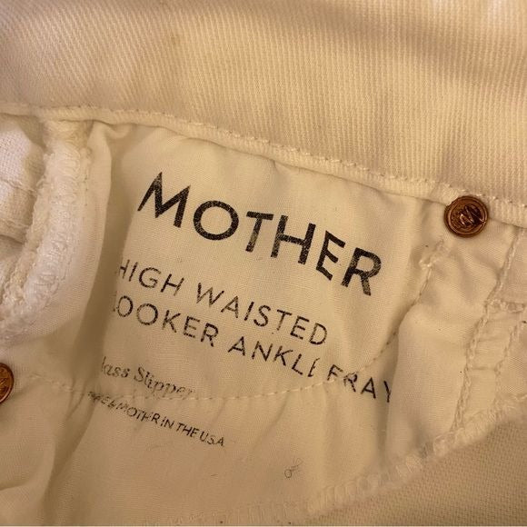 MOTHER || High Waisted Looker Ankle Fray Jeans in Glass Slipper White 24