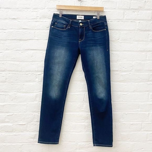 FRAME Denim || Le Garçon Straight Mid-Rise Boyfriend Jean Freeman Dark Wash 26