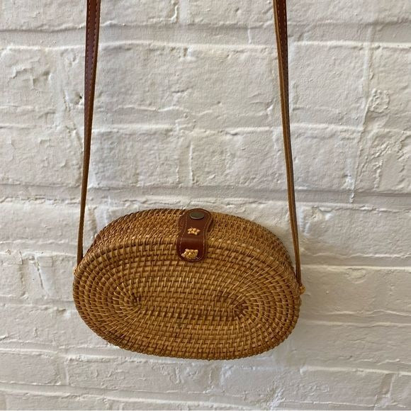 Unbranded || Woven Oval Crossbody Bag Handbag Purse Rattan Tan Brown