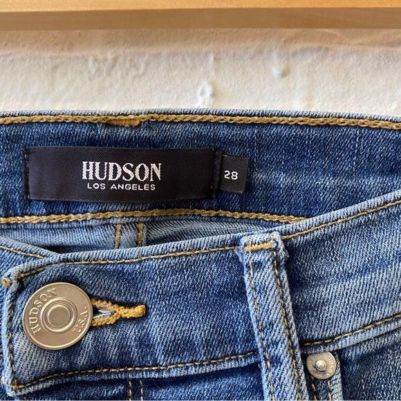 Hudson || Barbara High Waist Straight Jeans Omega Wash Blue 28