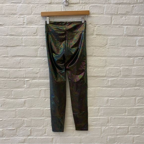 Heroine || Marvel Legging Black Oil Slick Shimmer Metallic Small