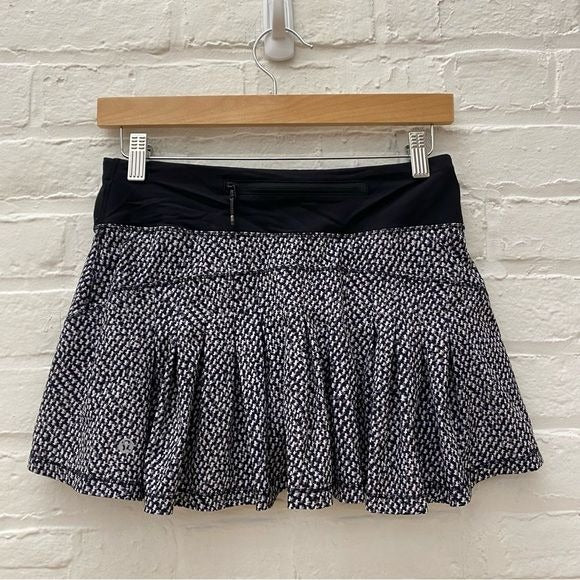 Lululemon || Circuit Breaker Skirt Skort Scatter Star Arctic Grey Black 4